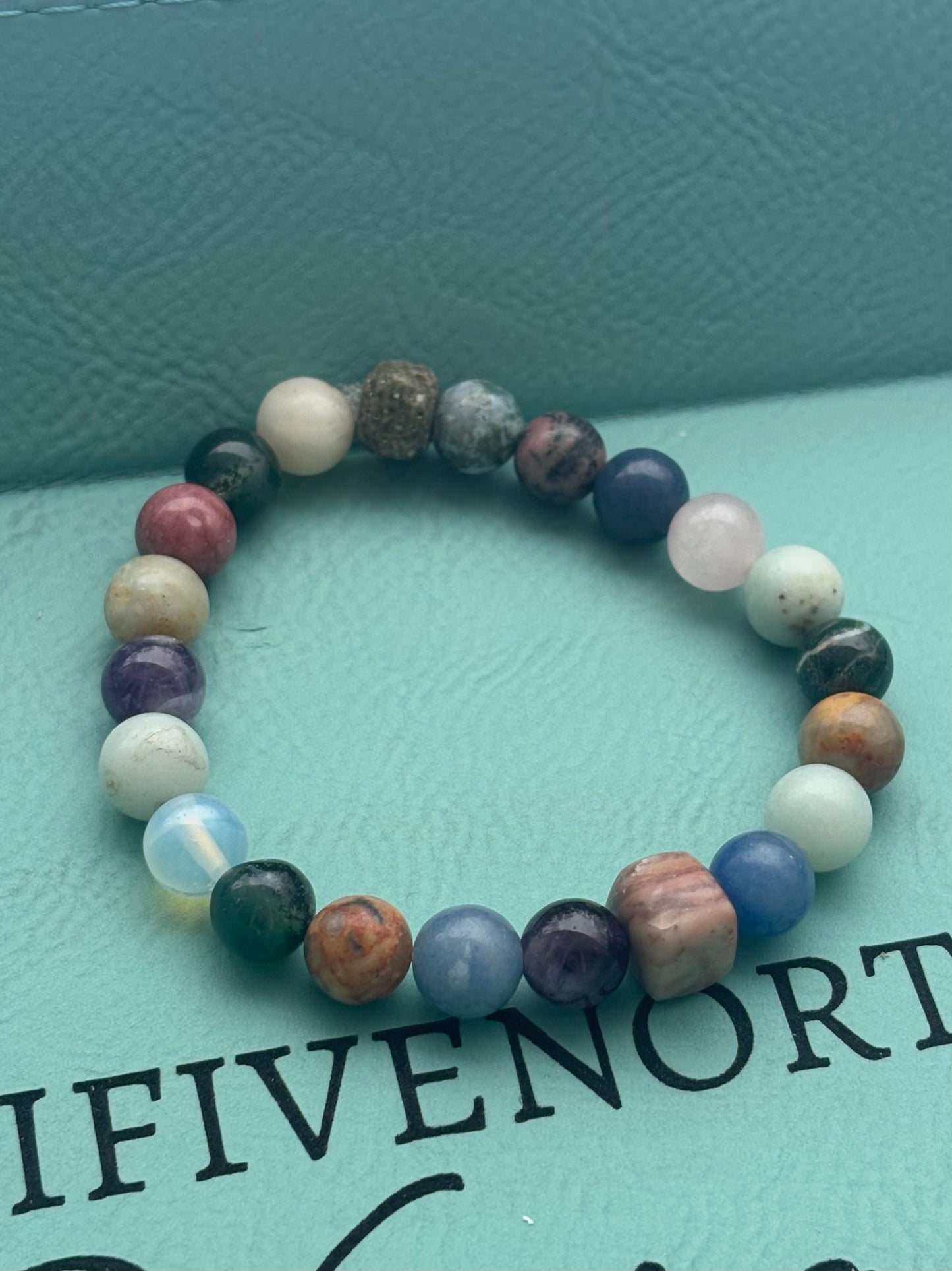 7” mixed gemstone stretchy bracelet with Kona Dolomite & Leland blue stones